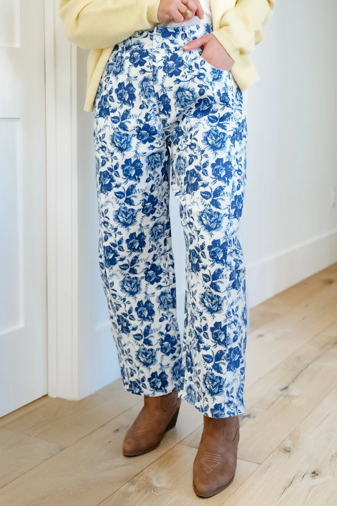 Blue Rose Print Twill Barrel Pants - Image 5