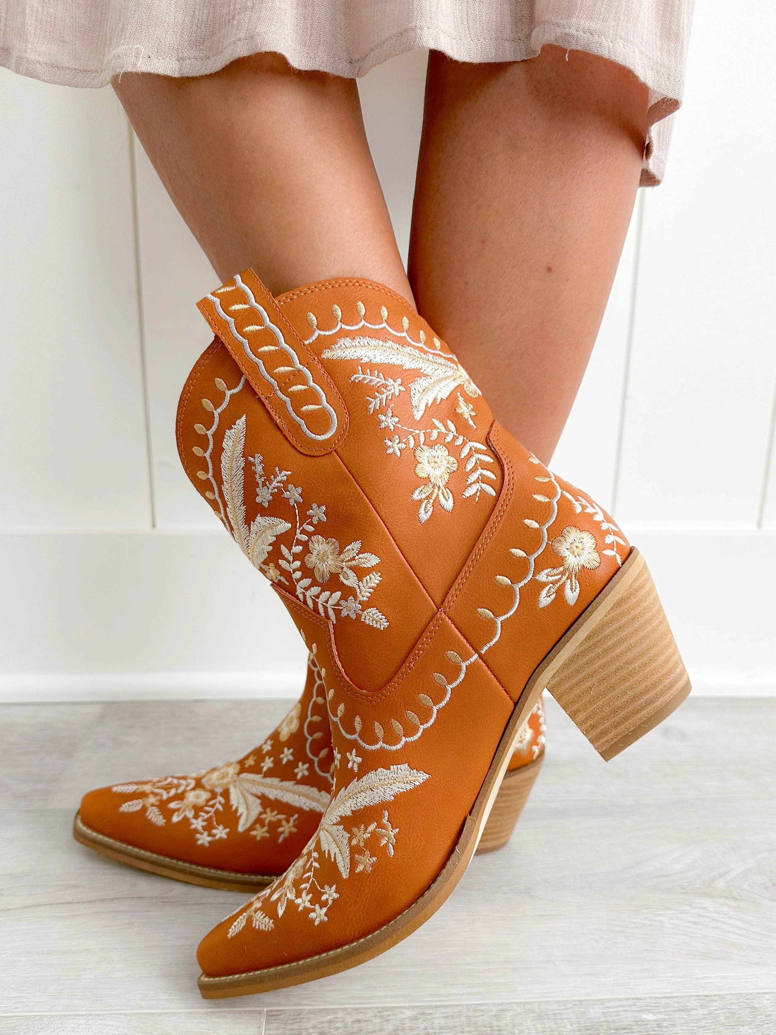 Detailed Floral Stitch Round Toe Boots - Image 6