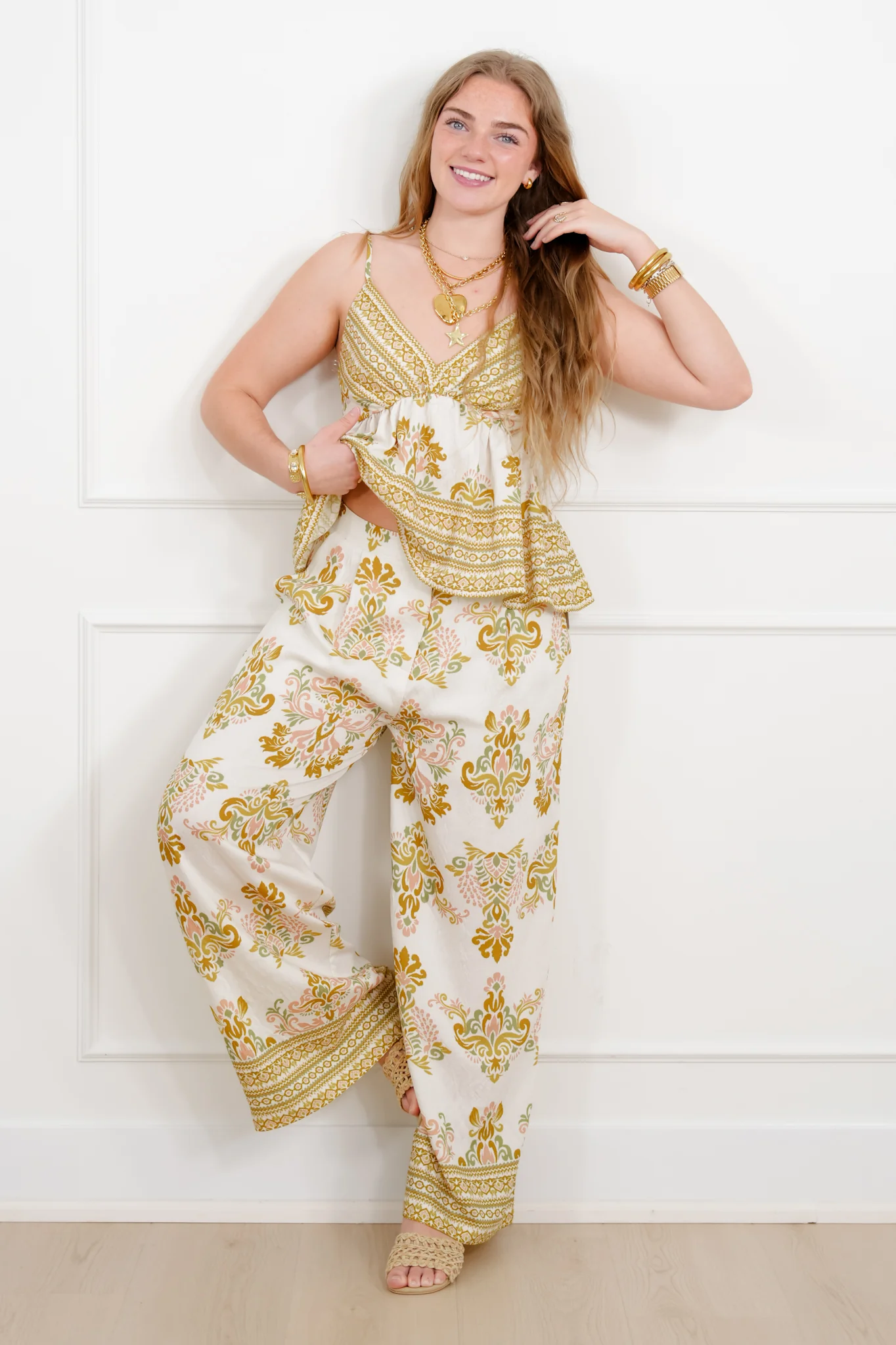 Floral Print Sleeveless V Neck Cami Tank Top - Image 2