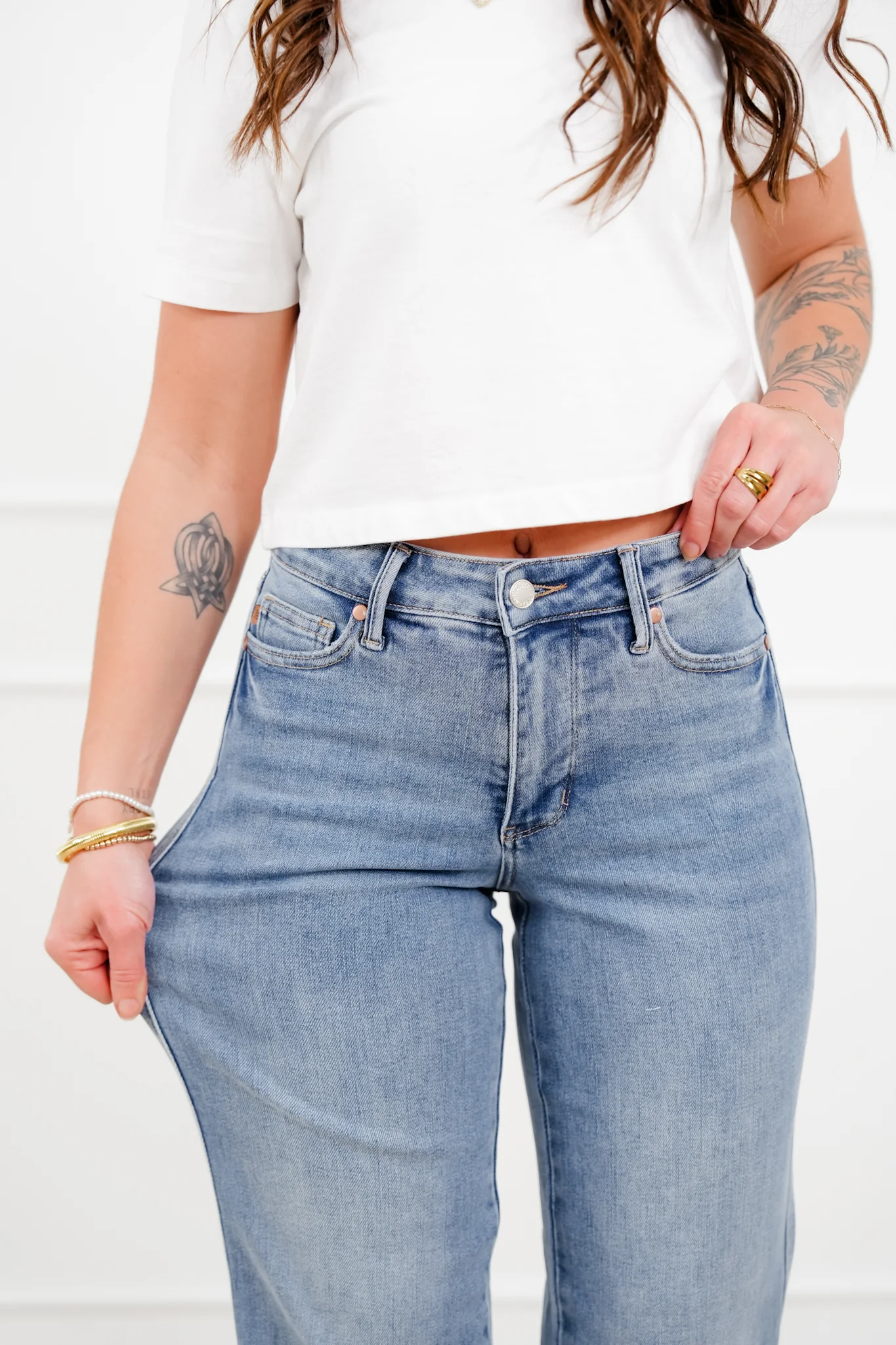 Judy Blue Petite/Reg The Karly Mid Rise Medium Vintage Wash Tummy Control Straight Leg Jeans - Image 10