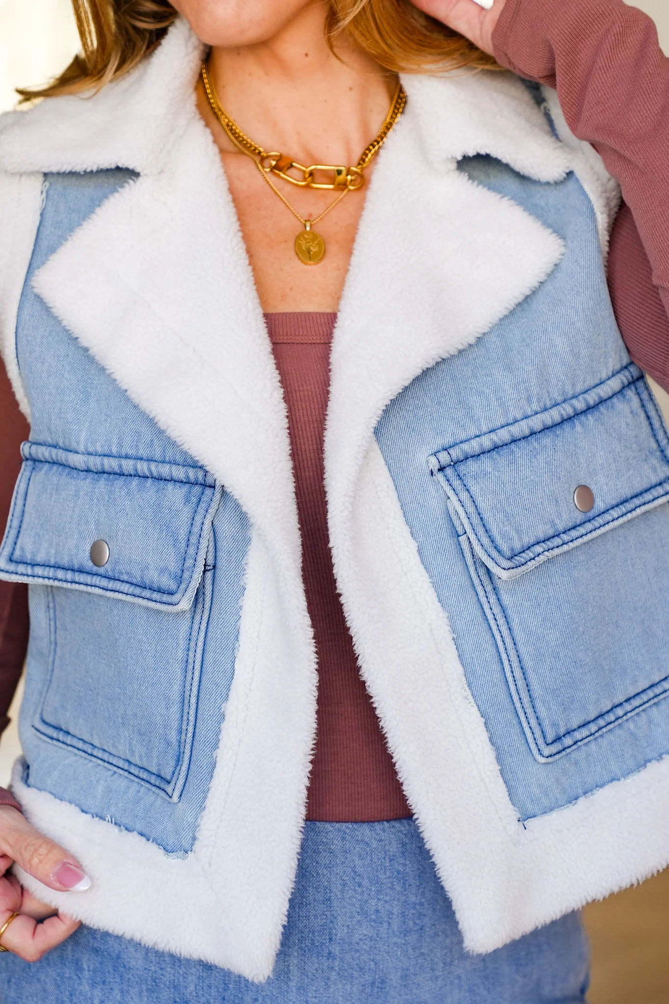 Light Wash Sherpa Lined Vest with Front Pockets - Image 4