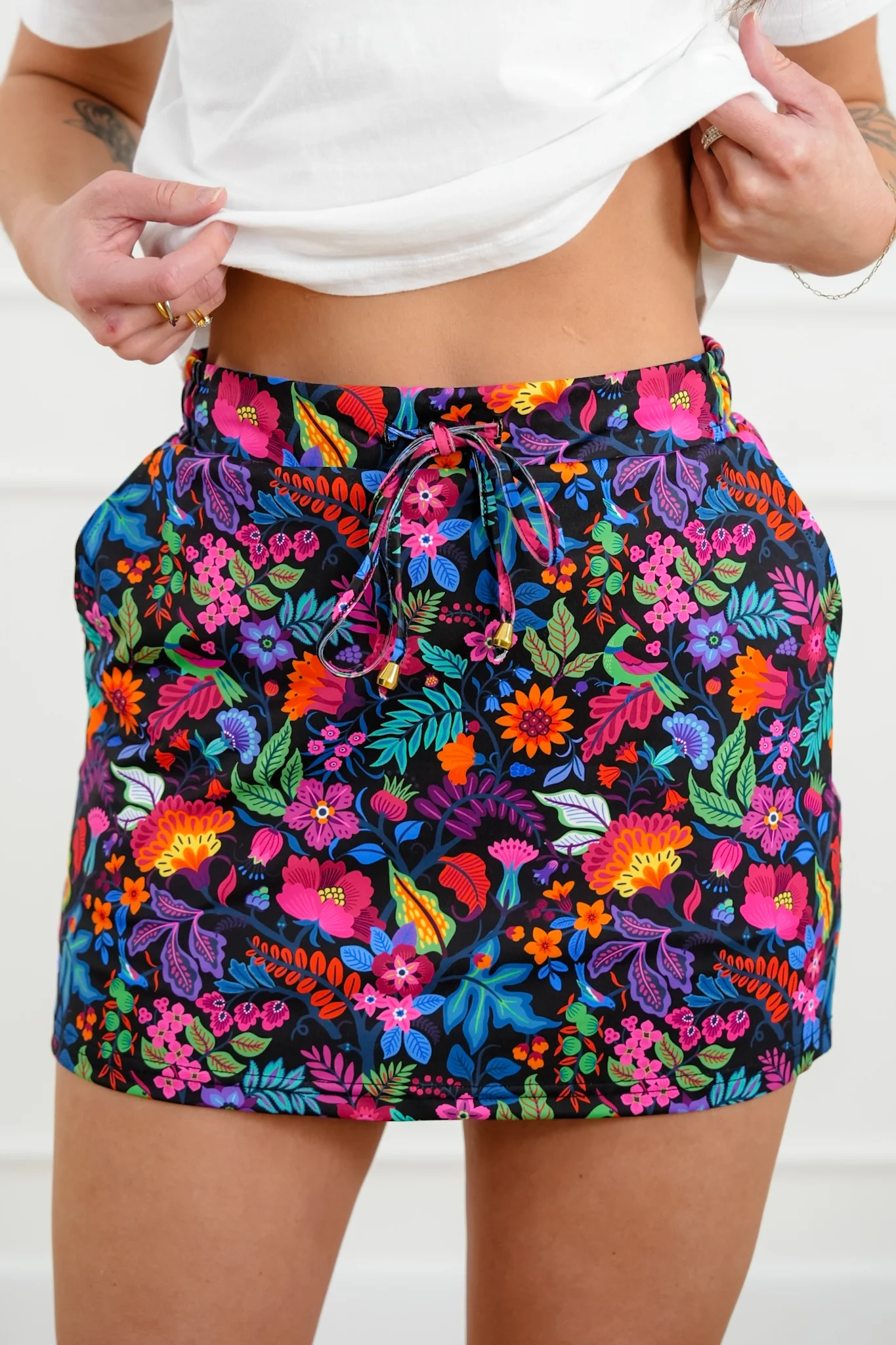 Plus/Reg Black Floral Elastic Waist Skort