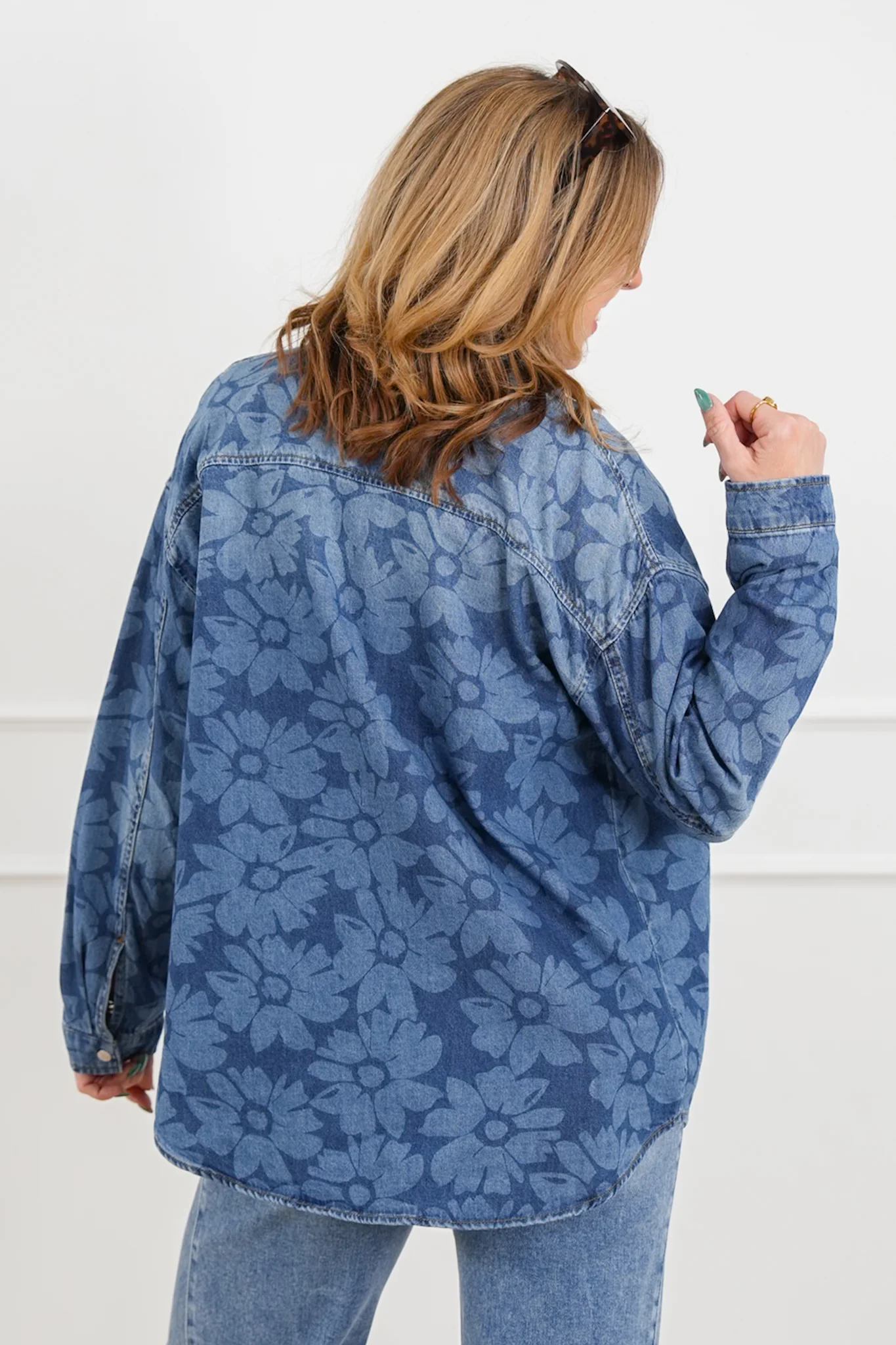 Plus/Reg Risen Dark Wash Floral Print Snap Close Top - Image 6
