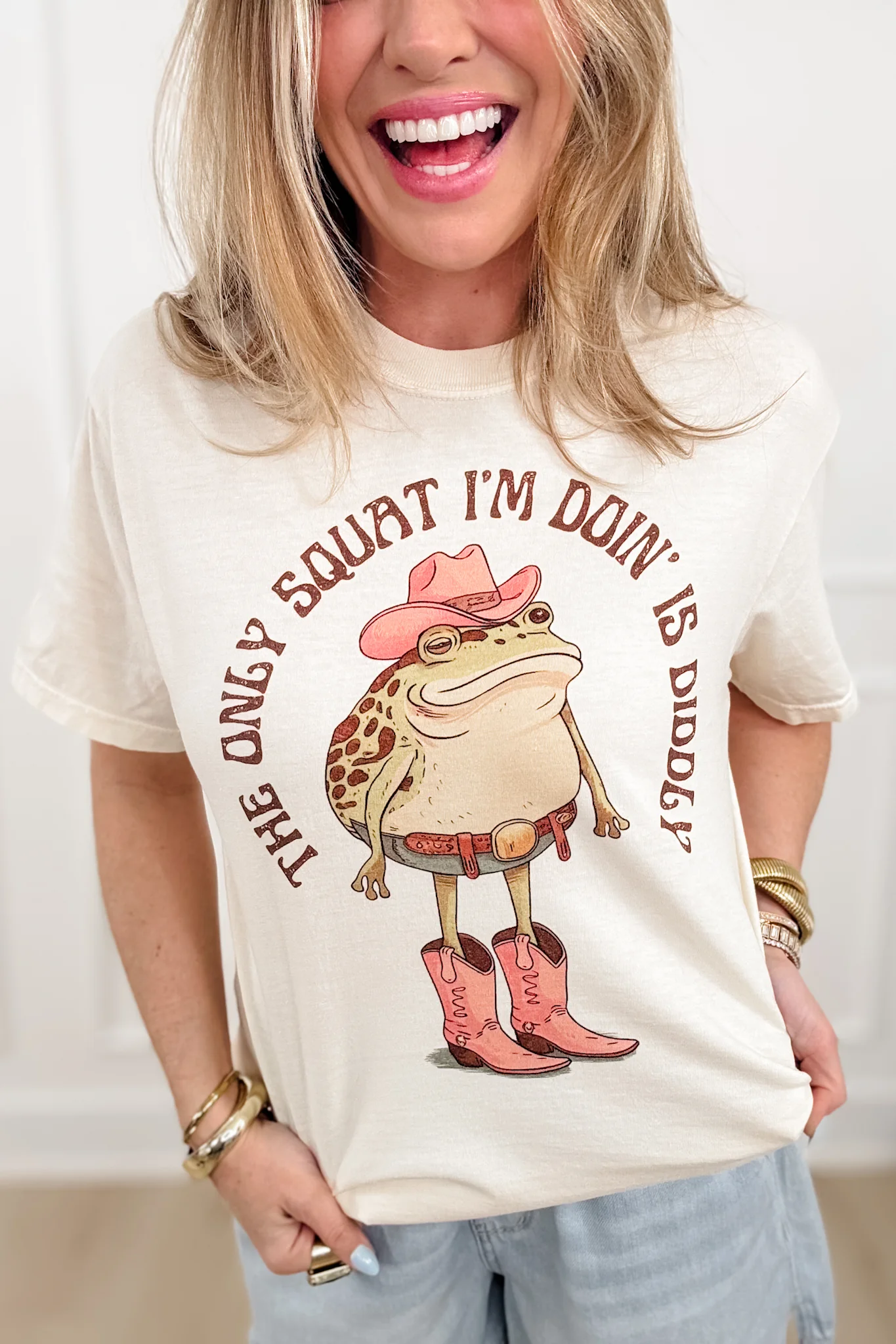 Plus/Reg Short Sleeve "The Only Squat I'm Doin' Is Diddly " Graphic Tee - Image 3