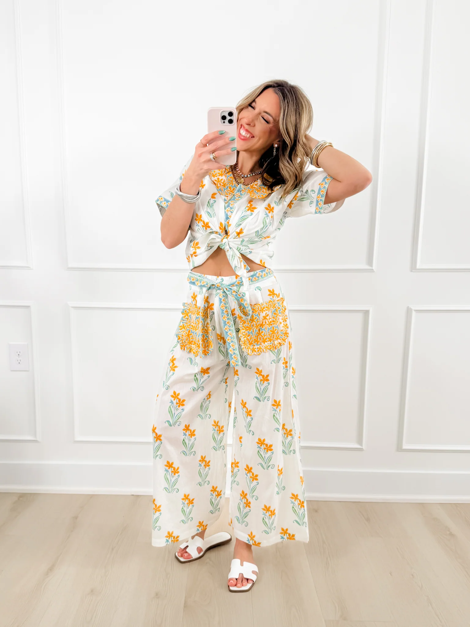 POL Floral Print Wide Leg Pants with Patch Pockets - Image 2