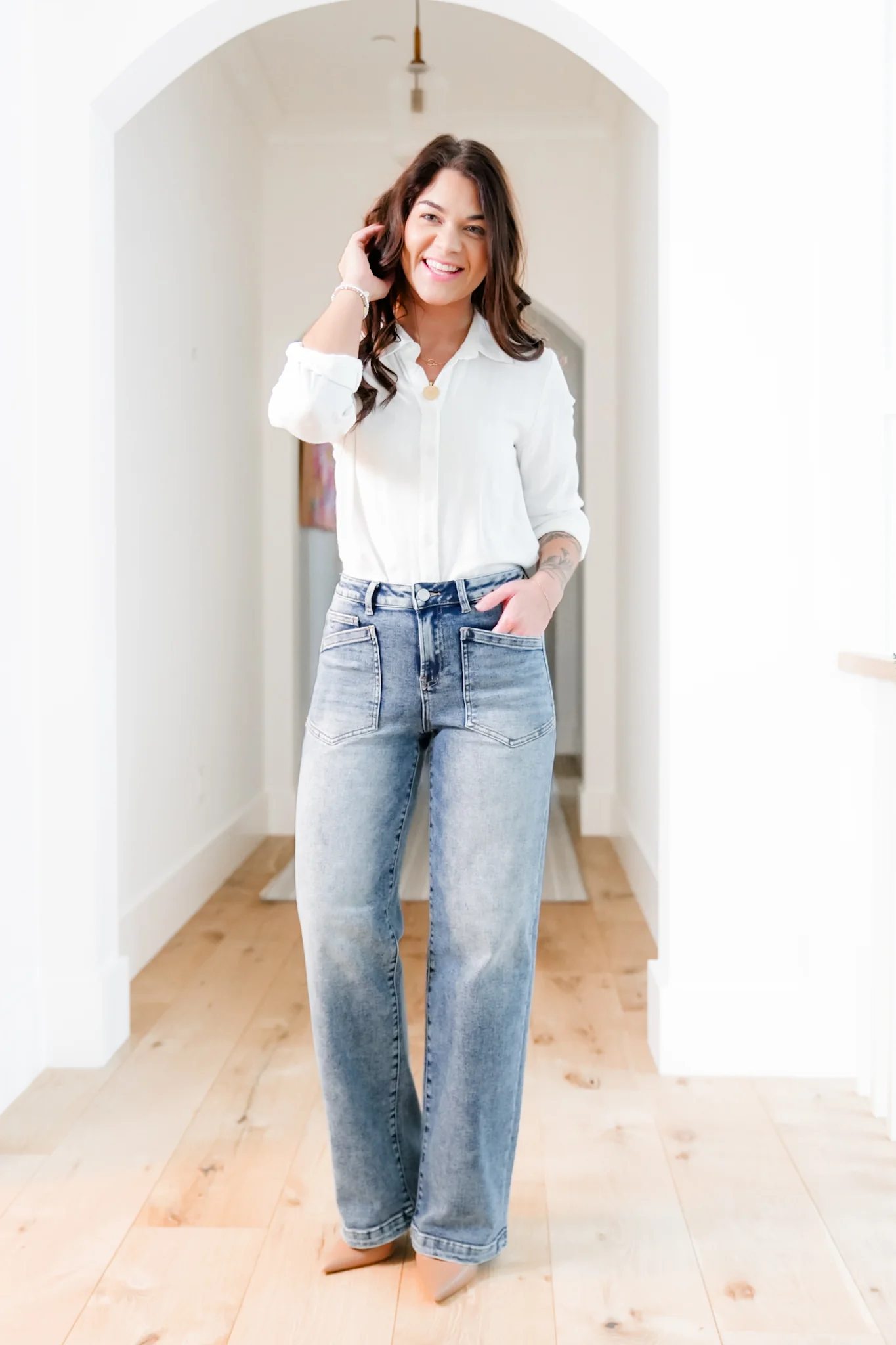 Risen Mid Rise Medium Wash Relaxed Fit Baggy Jeans with Patch Pockets - Image 3