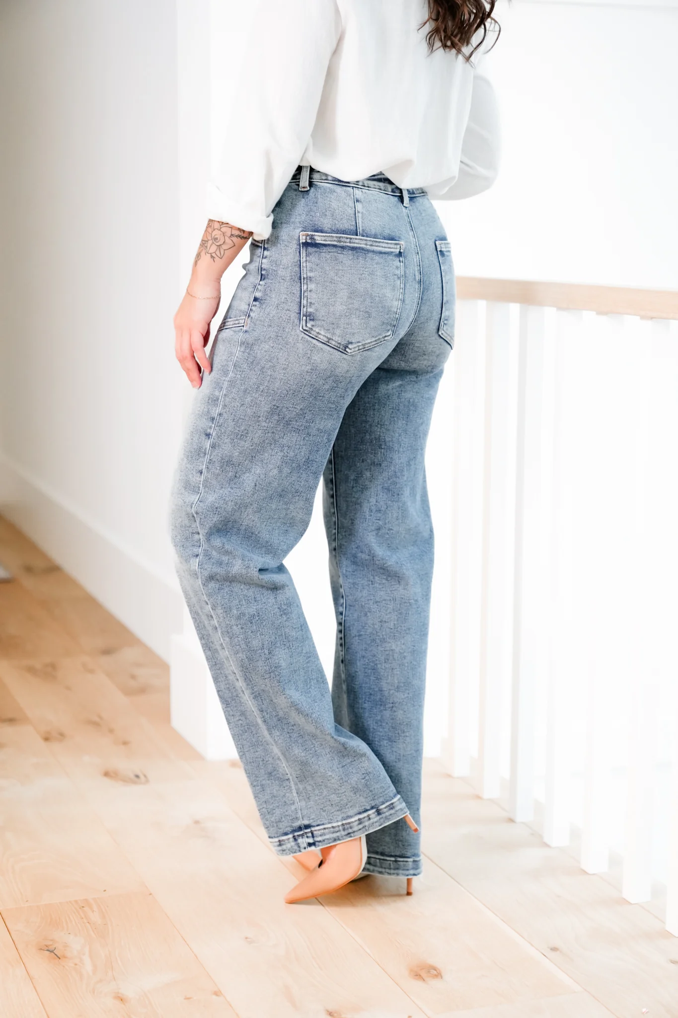 Risen Mid Rise Medium Wash Relaxed Fit Baggy Jeans with Patch Pockets - Image 6