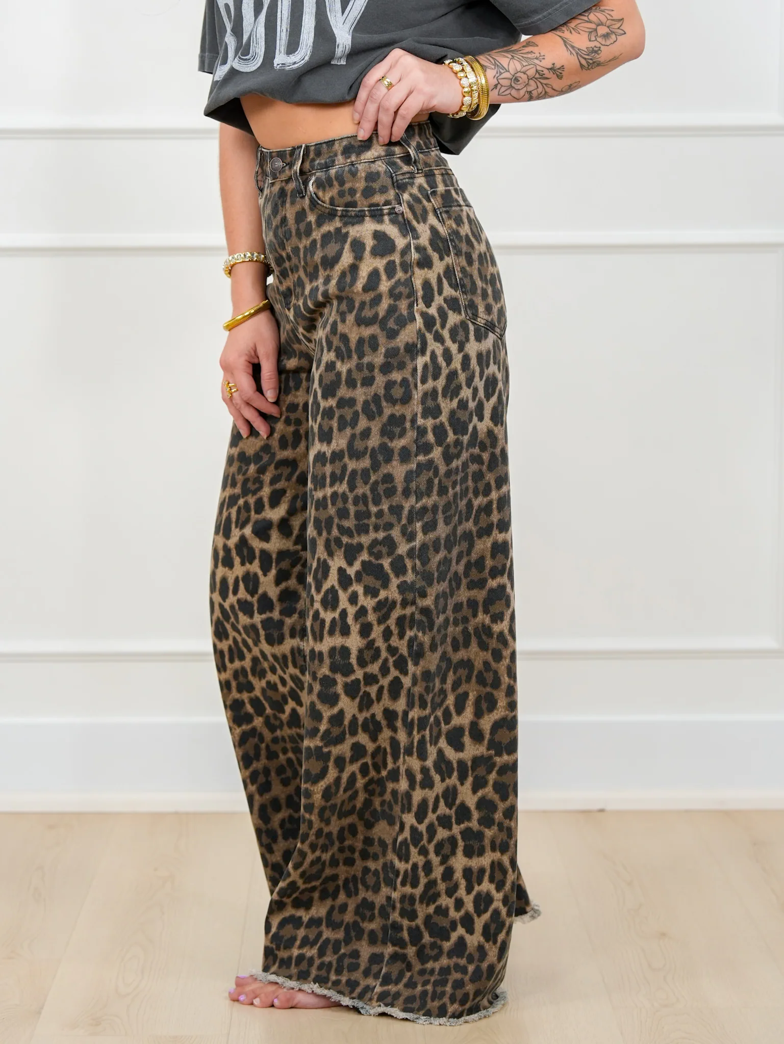 Saige High Rise Leopard Tummy Control Elastic Waist Band Wide Leg Jeans - Image 7