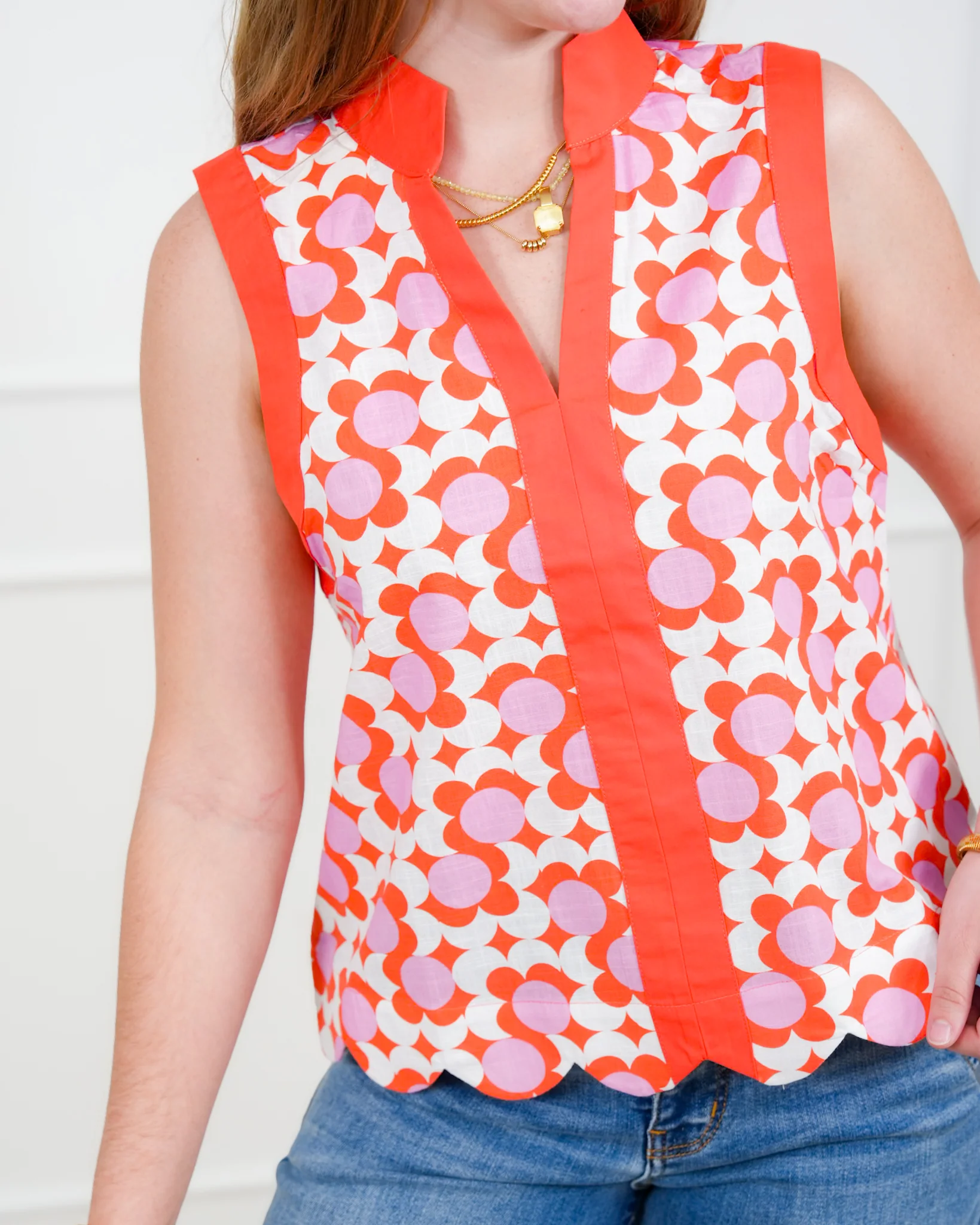 Sleeveless Floral Print Top with Scallop Hem - Image 8