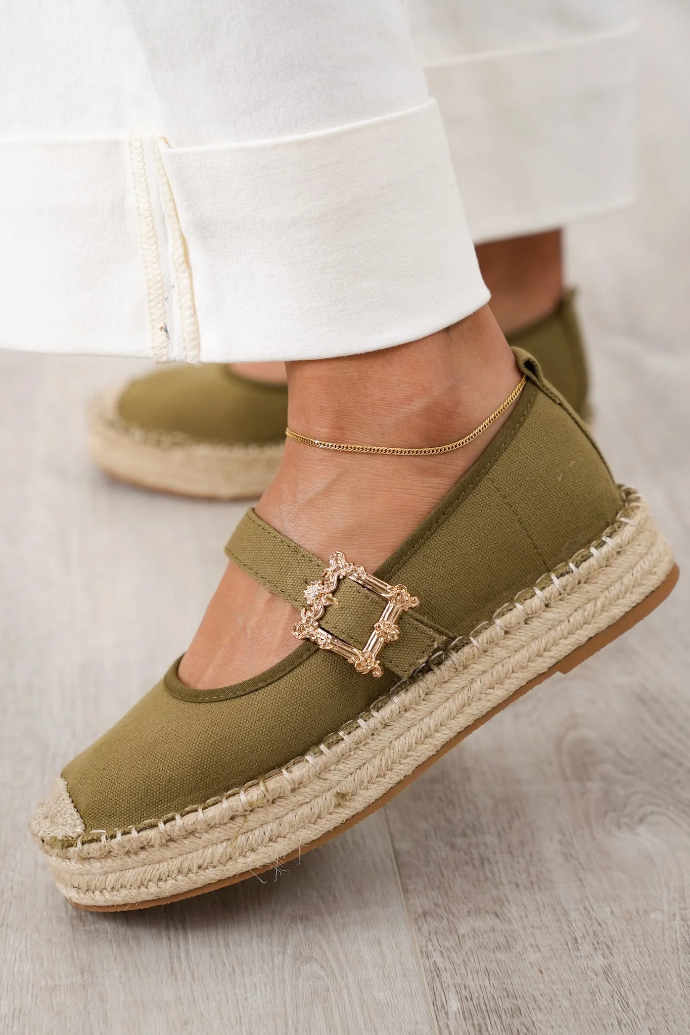 Stylish Platform Espadrille Flats with Gold Buckle Accent - Image 12